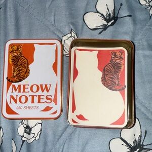 Vintage Meow Notes Cat-Themed Notepapers in Tin